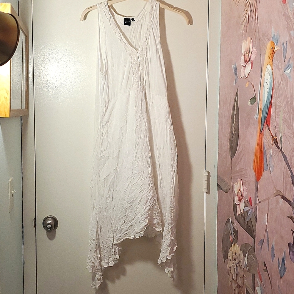 Dreamy white dress by Blue Saks Fifth Avenue